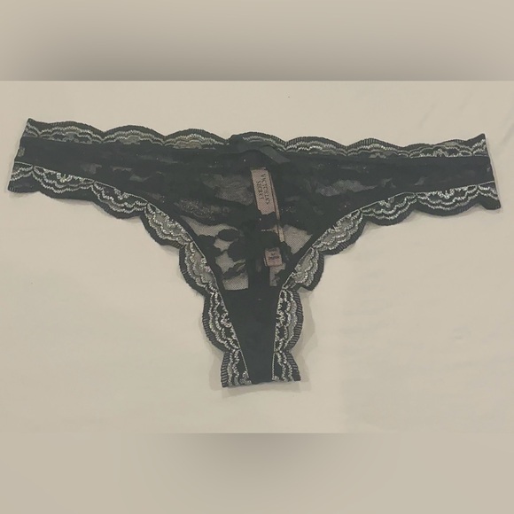 NEW WITH TAGS VICTORIA’S SECRET 2 PK SIZE M THONGS SPARKLY PINK & BLACK - Picture 5 of 7
